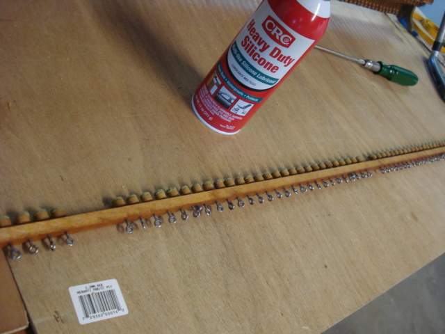 A13 Clean & lubricate regulating rail A13 Clean & lubricate regulating rail